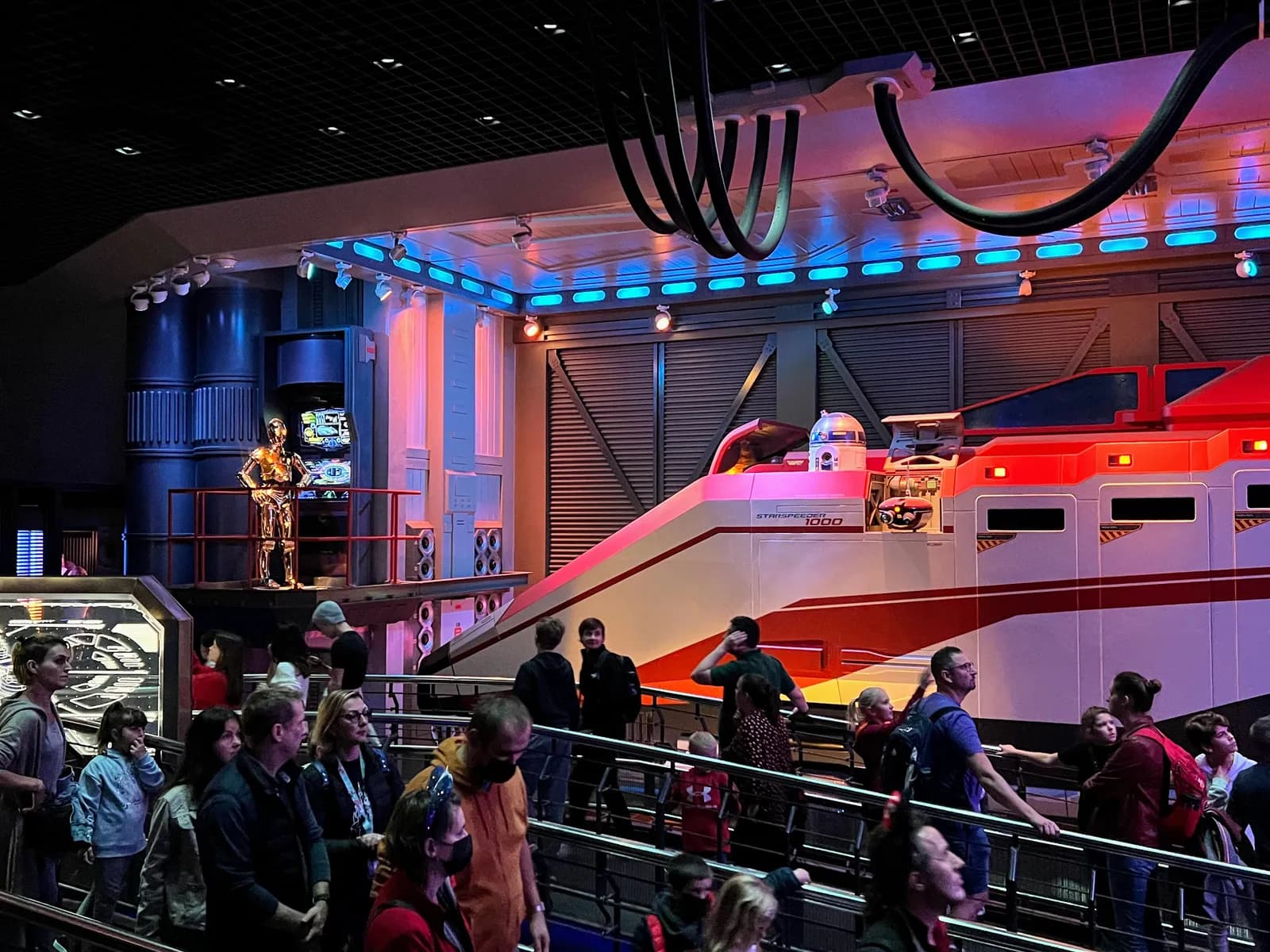 Star Tours: L'Aventure Continue